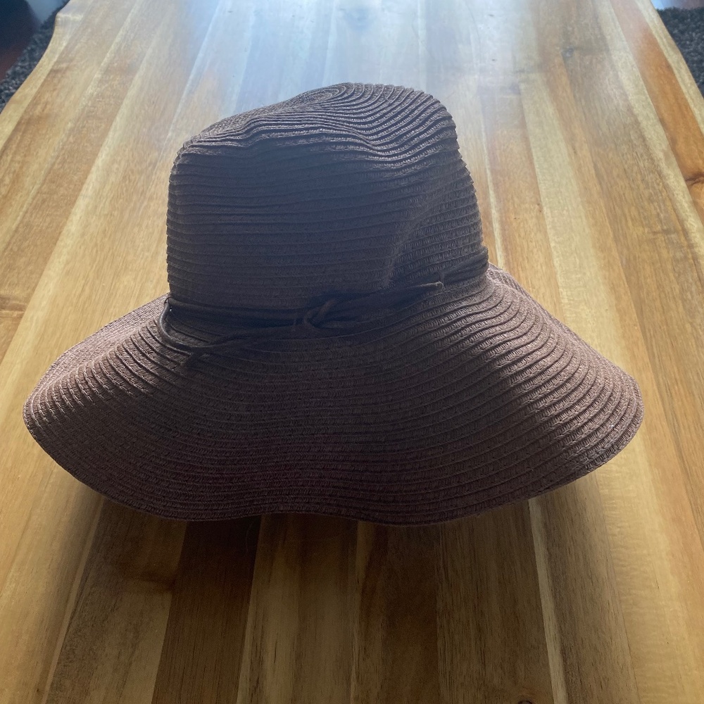 Main character beach hat